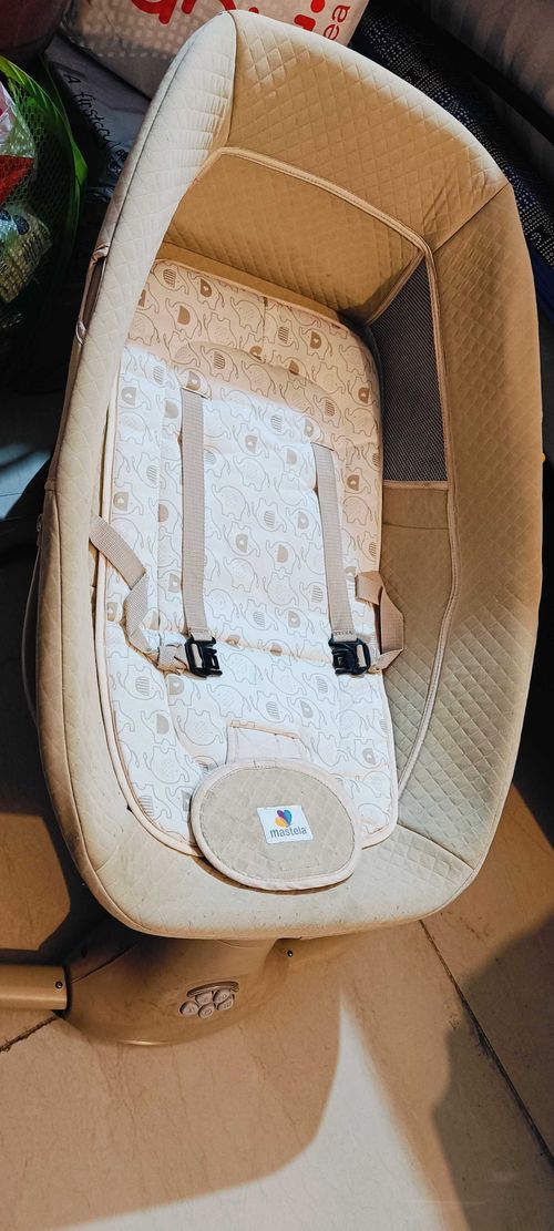 Second Hand Mastela Bassinet for sale in...