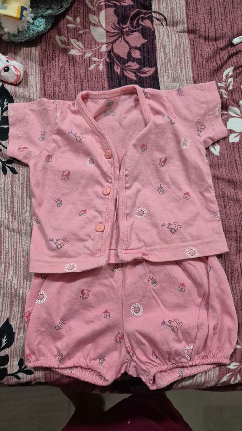 Second Hand Firstcry Baby clothes for sa...